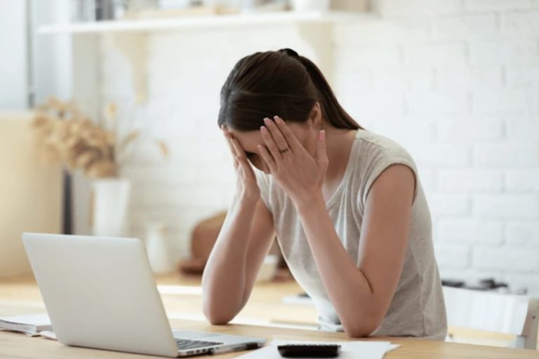 4 Hard-to-Notice Bad Money Habits Borrowers are Guilty of