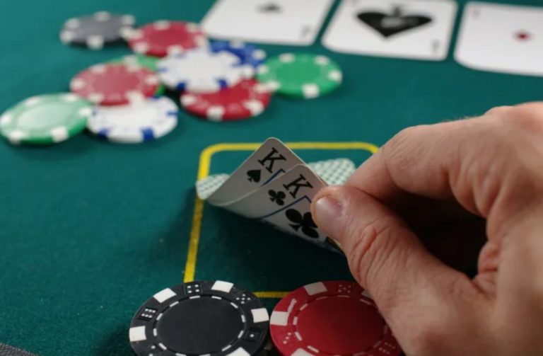 Online Poker: Tips for Winning in 2024
