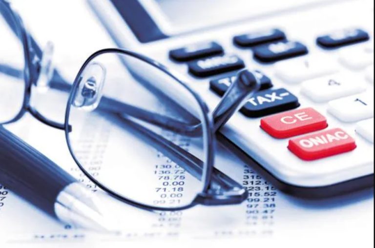 How does a Tax Calculator help in Investment Planning?