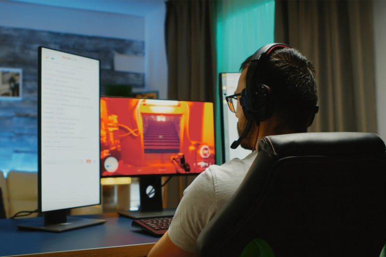 The Influence of Social Media on Online Gaming Culture
