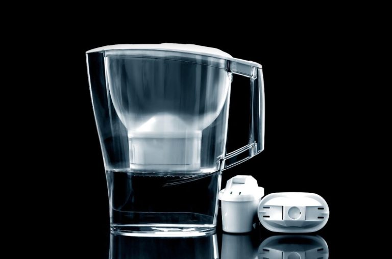 Benefits of Using a Water Filter Pitcher at Home and Work