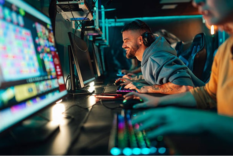 Why Online Gaming Continues To Grow In Popularity Worldwide