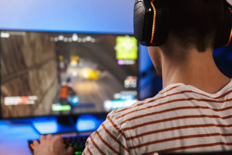 How Online Games Played Online Blend Luck And Technology