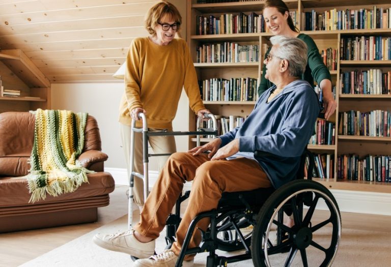 Guide to Balancing Independence and Supervision for Aging Loved Ones