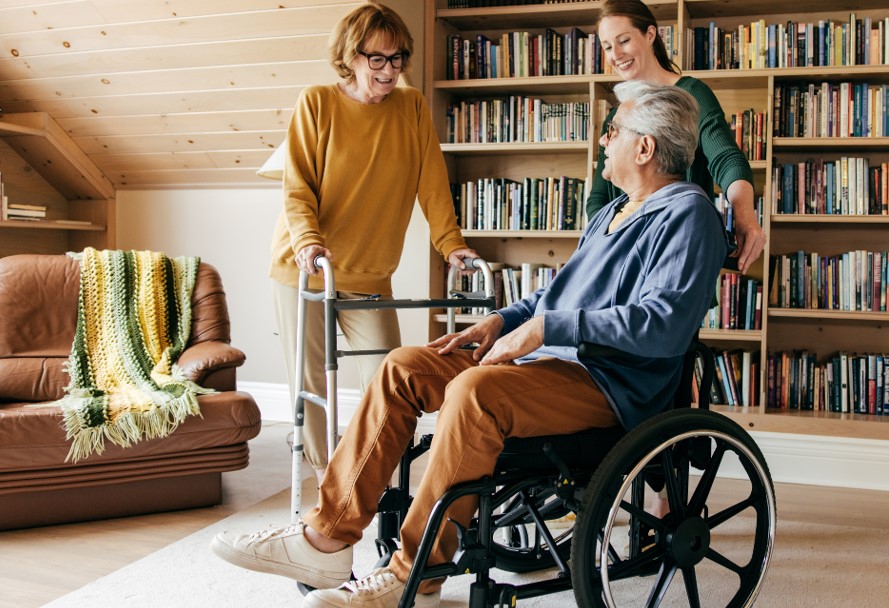 Guide to Balancing Independence and Supervision for Aging Loved Ones